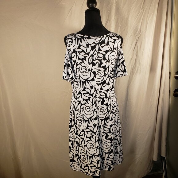 MSK Black & White Floral Cold Shoulder Dress, Size M - Picture 3 of 4